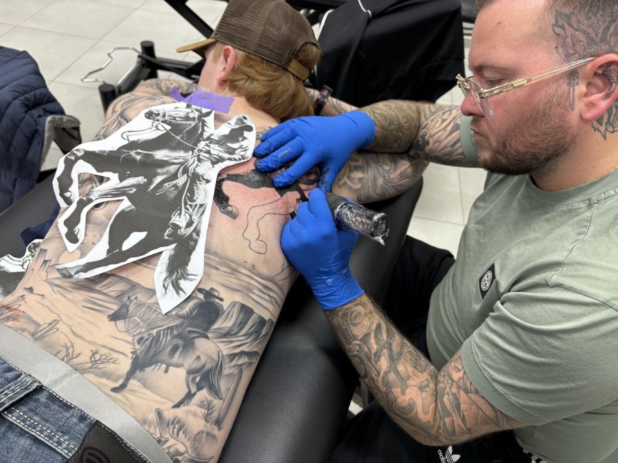 Prikkers Tattoo Club in Winkelcentrum Dukenburg nog steeds goed bezocht ...